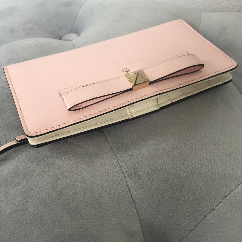 Beacon Court Stacy Wallet in Ballet Slipper